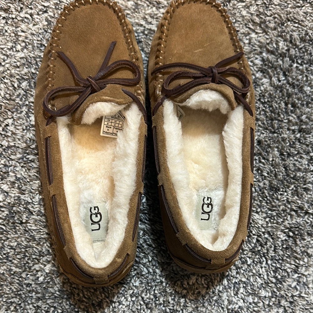 UGG Tan Suede Moccasin Slippers Size 6